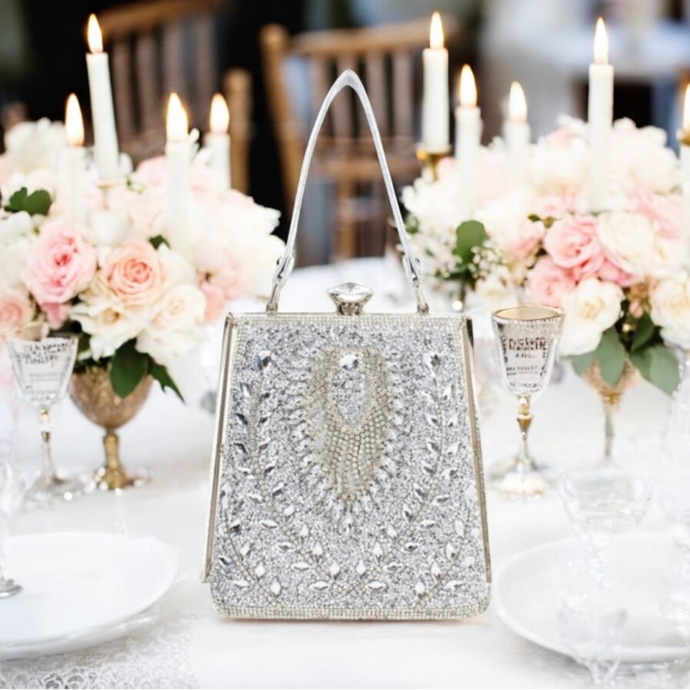 Glistening Glamor Elegant Silver Rhinestone Handbag